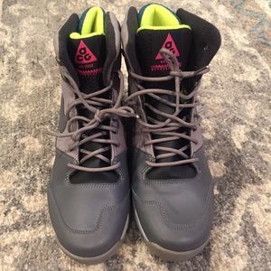 acg sneaker boot